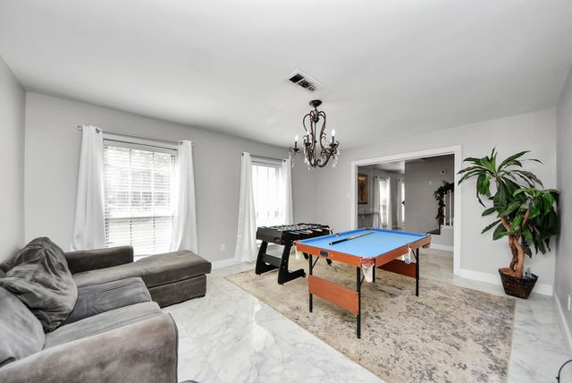 1011 Whitestone Lane, Houston, TX 77073