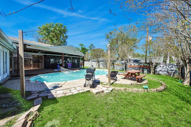 1011 Whitestone Lane, Houston, TX 77073