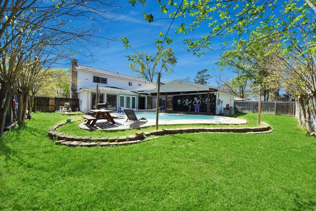 1011 Whitestone Lane, Houston, TX 77073