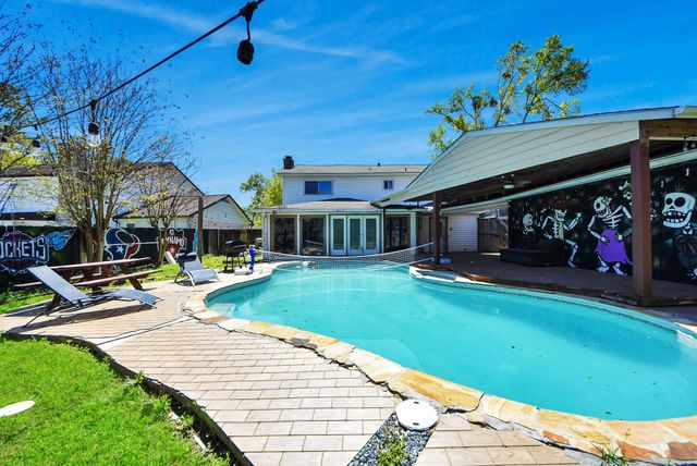 1011 Whitestone Lane, Houston, TX 77073