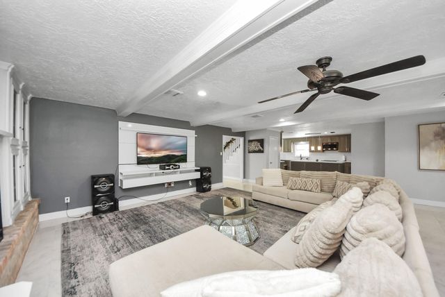 1011 Whitestone Lane, Houston, TX 77073