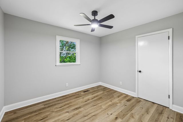 512 New Rock Creek Rd, Tullahoma, TN 37388