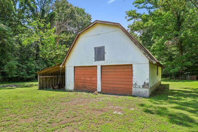 512 New Rock Creek Rd, Tullahoma, TN 37388