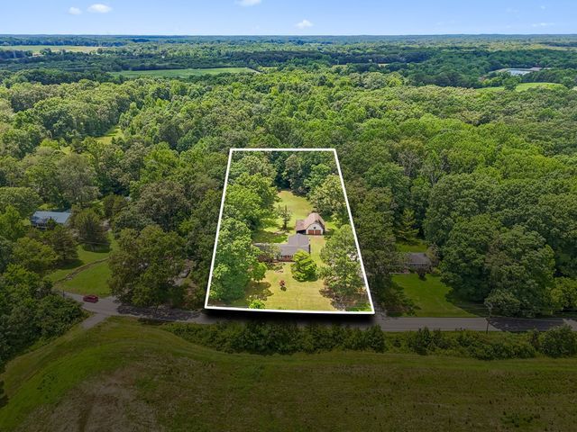 512 New Rock Creek Rd, Tullahoma, TN 37388