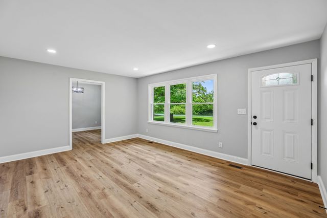 512 New Rock Creek Rd, Tullahoma, TN 37388