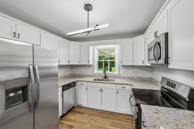 512 New Rock Creek Rd, Tullahoma, TN 37388