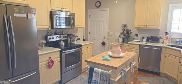 1555 Woodberry Run Drive, Snellville, GA 30078