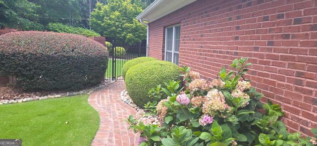1555 Woodberry Run Drive, Snellville, GA 30078