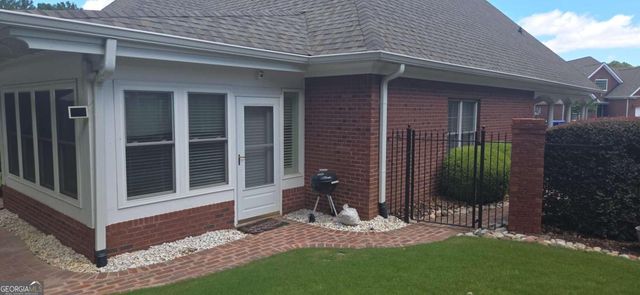 1555 Woodberry Run Drive, Snellville, GA 30078