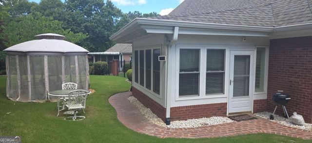 1555 Woodberry Run Drive, Snellville, GA 30078
