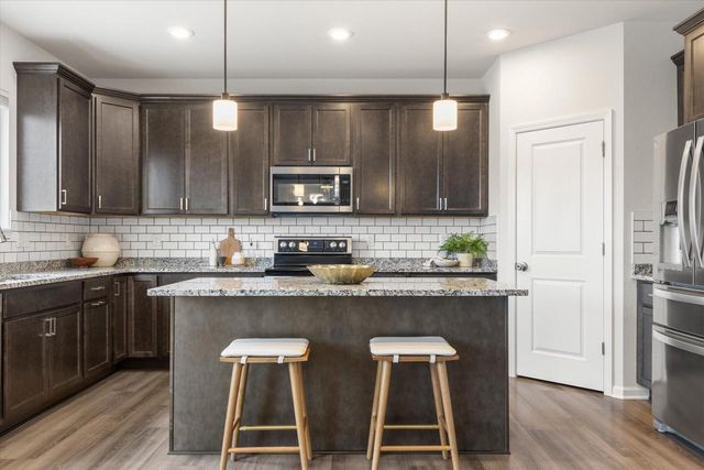 2874 Kegonsa DRIVE, Oconomowoc, WI 53066