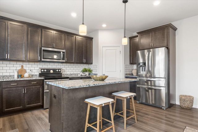 2874 Kegonsa DRIVE, Oconomowoc, WI 53066