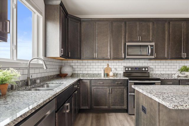 2874 Kegonsa DRIVE, Oconomowoc, WI 53066