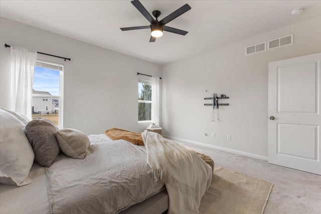 2874 Kegonsa DRIVE, Oconomowoc, WI 53066