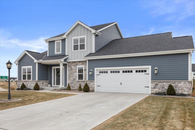 2874 Kegonsa DRIVE, Oconomowoc, WI 53066