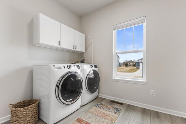 2874 Kegonsa DRIVE, Oconomowoc, WI 53066