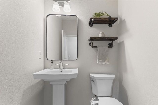 2874 Kegonsa DRIVE, Oconomowoc, WI 53066