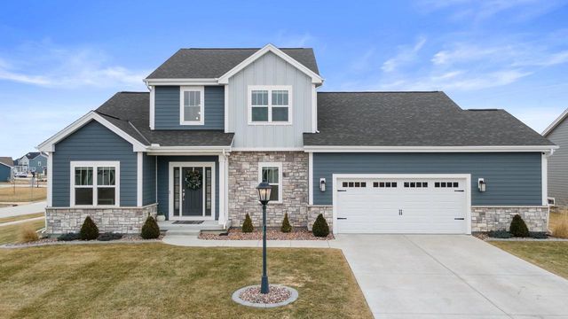 2874 Kegonsa DRIVE, Oconomowoc, WI 53066