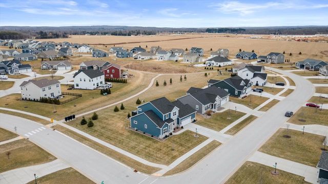 2874 Kegonsa DRIVE, Oconomowoc, WI 53066