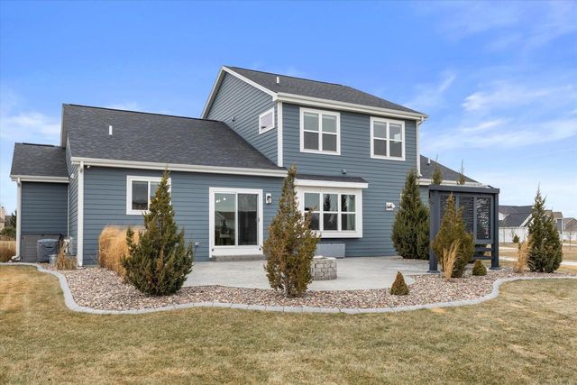 2874 Kegonsa DRIVE, Oconomowoc, WI 53066