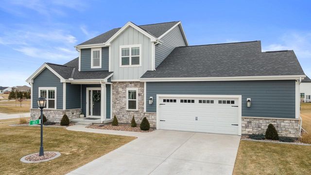 2874 Kegonsa DRIVE, Oconomowoc, WI 53066