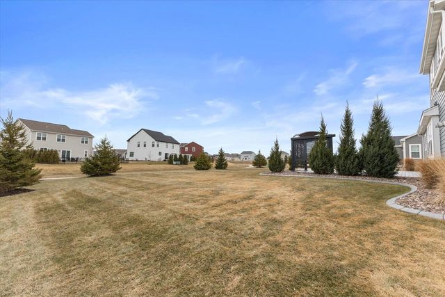 2874 Kegonsa DRIVE, Oconomowoc, WI 53066