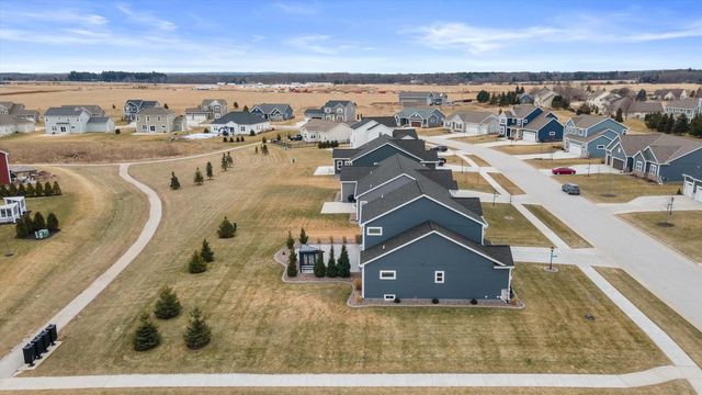 2874 Kegonsa DRIVE, Oconomowoc, WI 53066