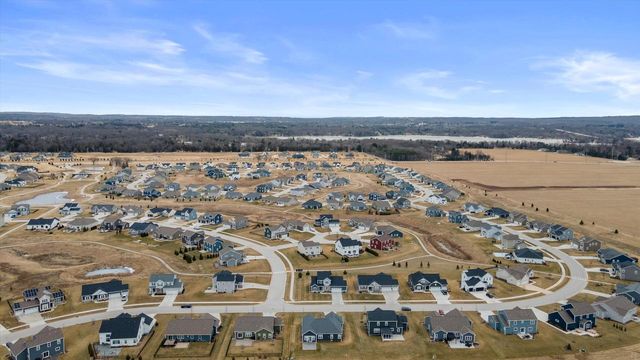 2874 Kegonsa DRIVE, Oconomowoc, WI 53066