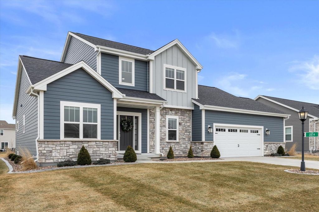 2874 Kegonsa DRIVE, Oconomowoc, WI 53066
