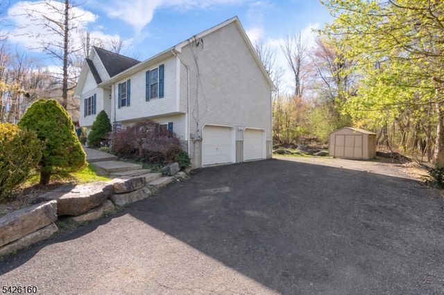 24 Reigler Rd, West Milford Twp., NJ 07421