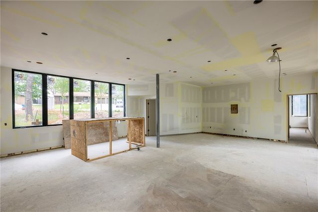 929 NW C Street, Bentonville, AR 72712