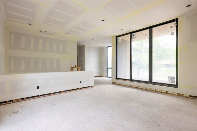 929 NW C Street, Bentonville, AR 72712