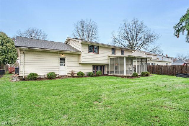 3423 Tall Oaks Lane, Austintown, OH 44511