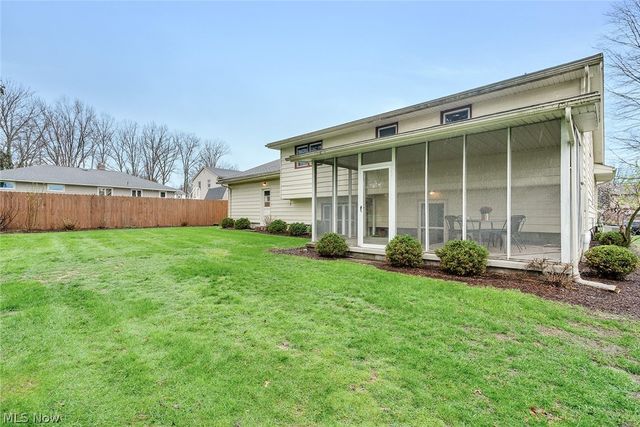 3423 Tall Oaks Lane, Austintown, OH 44511