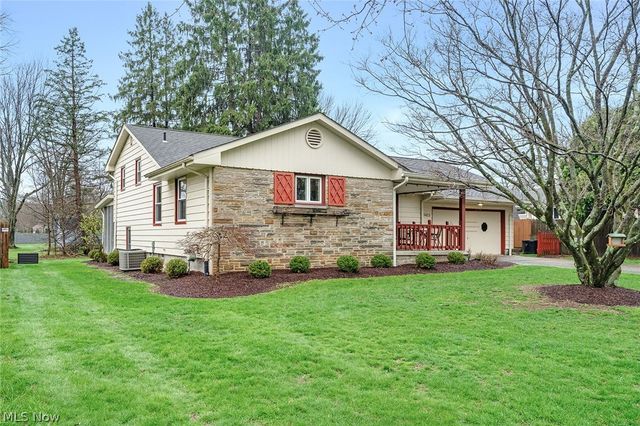 3423 Tall Oaks Lane, Austintown, OH 44511