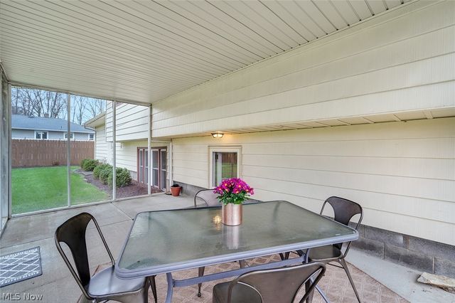 3423 Tall Oaks Lane, Austintown, OH 44511