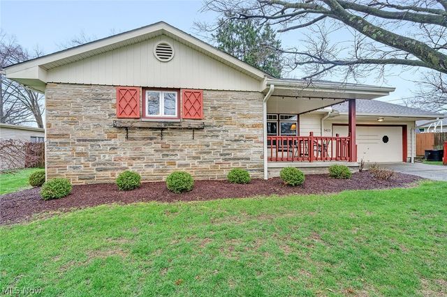 3423 Tall Oaks Lane, Austintown, OH 44511