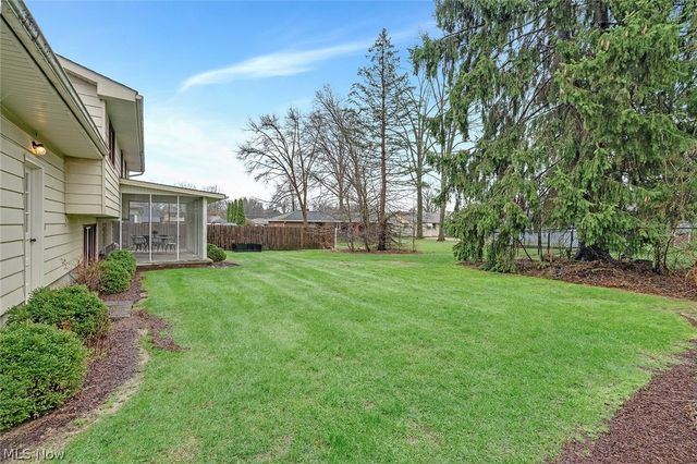 3423 Tall Oaks Lane, Austintown, OH 44511