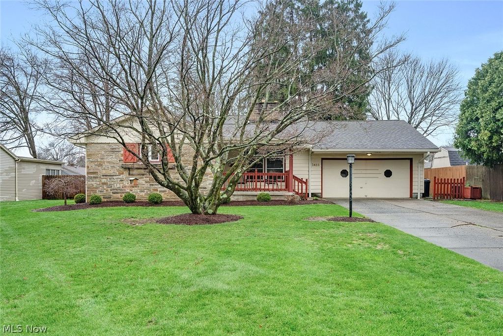 3423 Tall Oaks Lane, Austintown, OH 44511