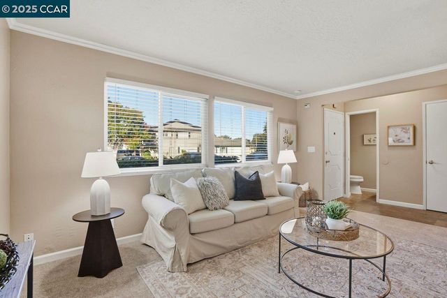 1013 Mohr Ln 2, Concord, CA 94518