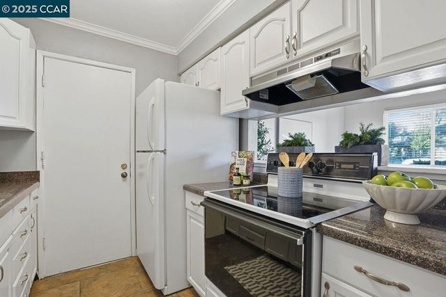 1013 Mohr Ln 2, Concord, CA 94518