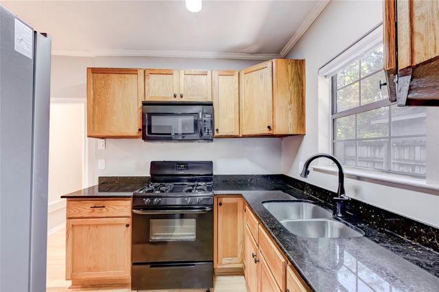 74 Julius ST, Austin, TX 78702