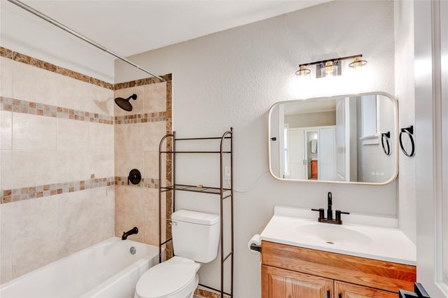 74 Julius ST, Austin, TX 78702