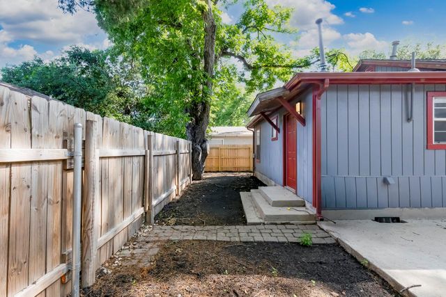 74 Julius ST, Austin, TX 78702