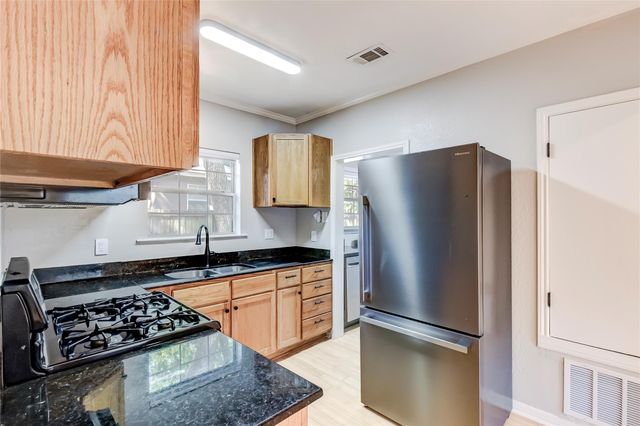 74 Julius ST, Austin, TX 78702