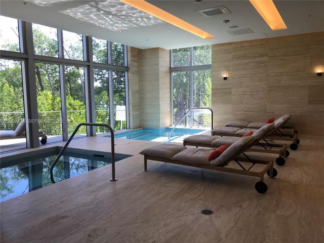 16385 Biscayne Boulevard 2206, North Miami Beach, FL 33160