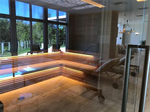 16385 Biscayne Boulevard 2206, North Miami Beach, FL 33160