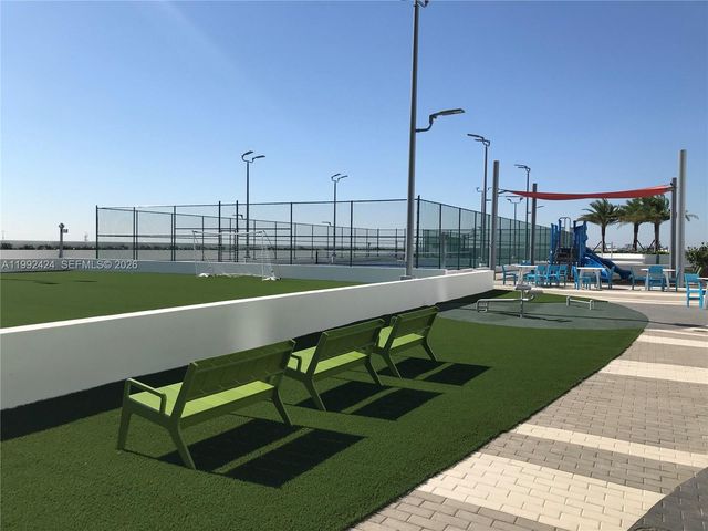 16385 Biscayne Boulevard 2206, North Miami Beach, FL 33160