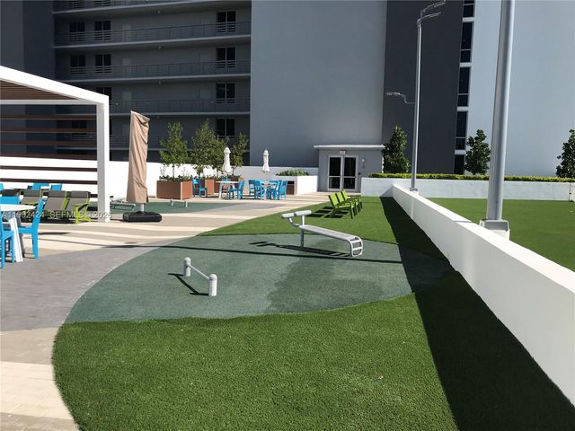 16385 Biscayne Boulevard 2206, North Miami Beach, FL 33160