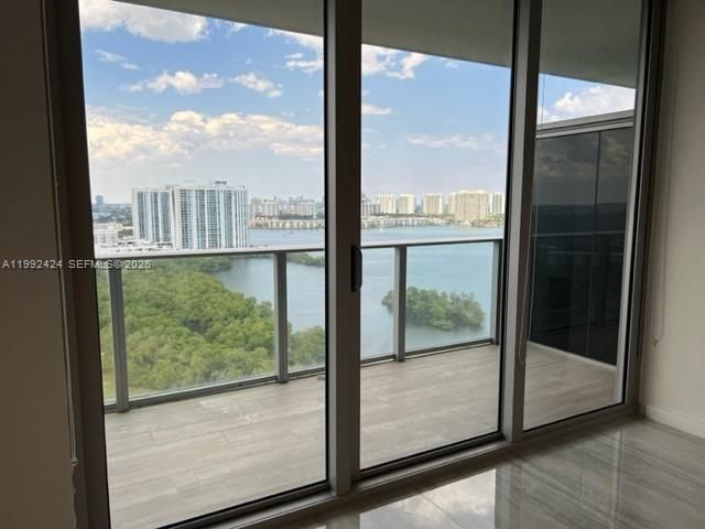 16385 Biscayne Boulevard 2206, North Miami Beach, FL 33160